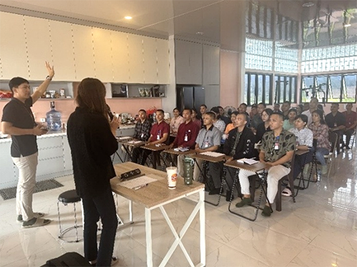 入国前講習の様子３