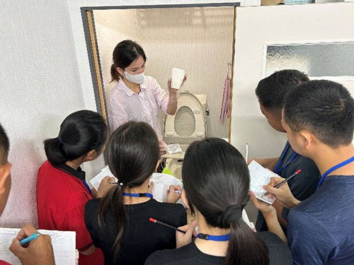 そうじ指導の様子１